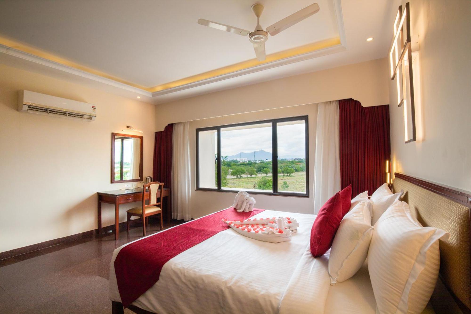 Hotel Jenneys Residency Coimbatore Zimmer foto