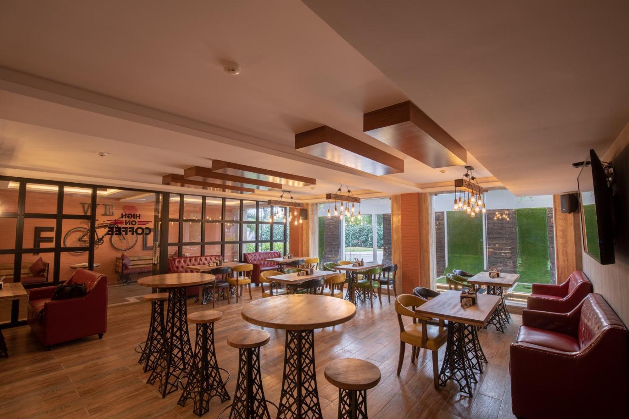 Hotel Jenneys Residency Coimbatore Exterior foto